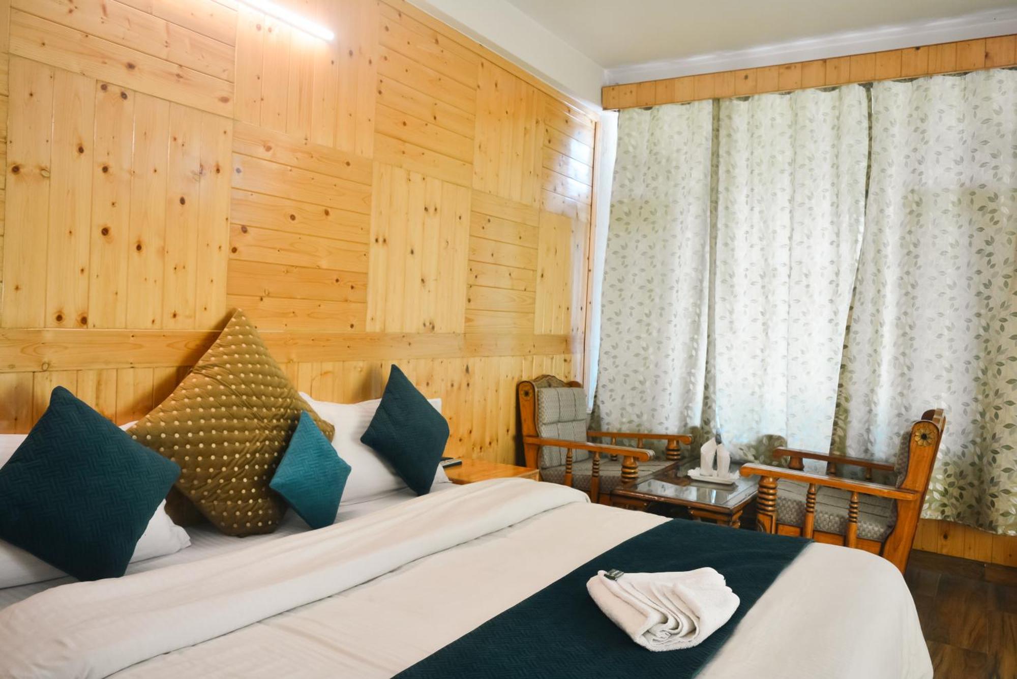 The Neelgiris Hotel Manali  Exterior photo