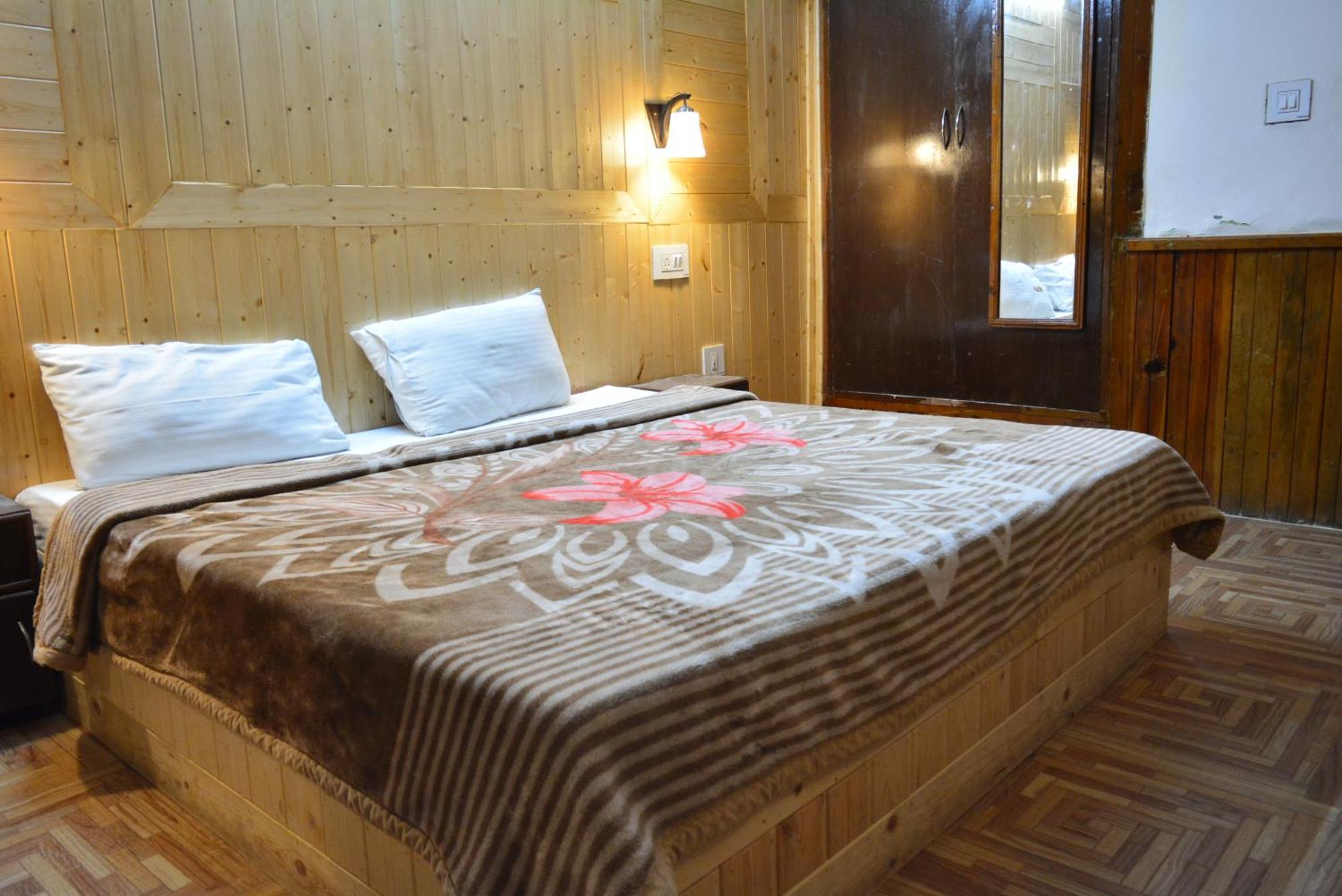 The Neelgiris Hotel Manali  Exterior photo